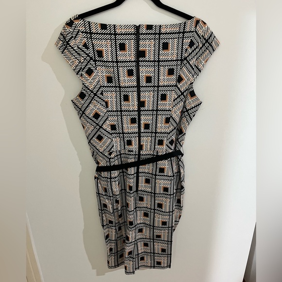 Cue dress size 14 - Picture 3 of 3